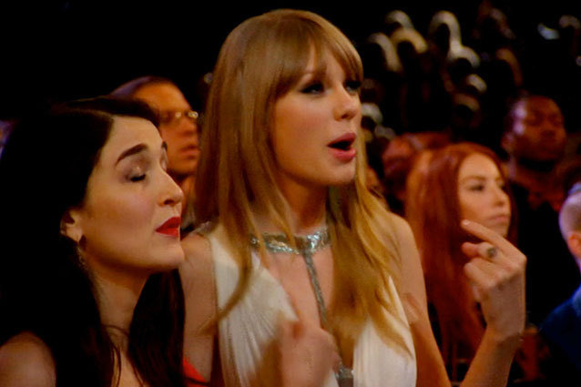 Taylor Swift - Grammys 2013 Sing-Along