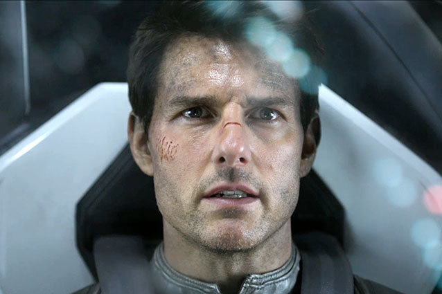 Tom Cruise in Oblivion Trailer