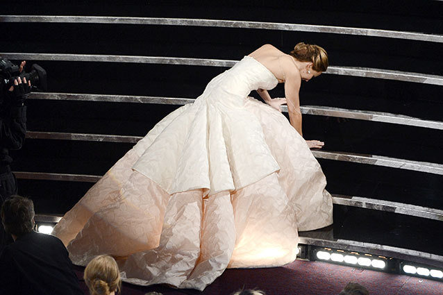 Oscars Jennifer Lawrence Fall