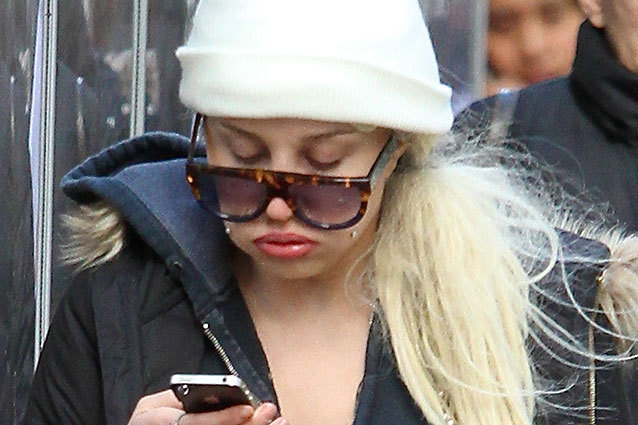 Amanda Bynes sues Us Weekly on Twitter