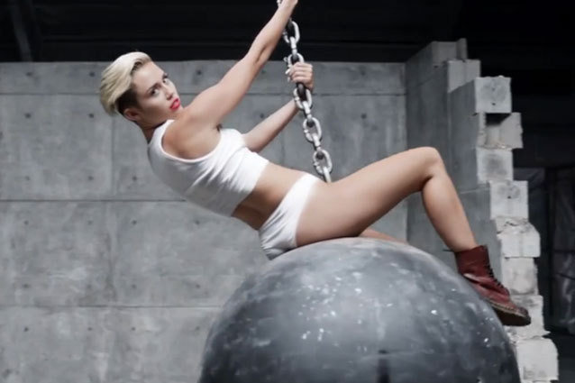 Miley Cyrus, Wrecking Ball