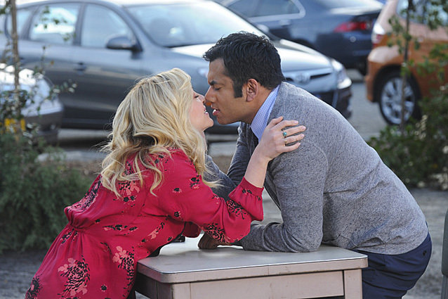 How I Met Your Mother, Abby Elliott and Kal Penn