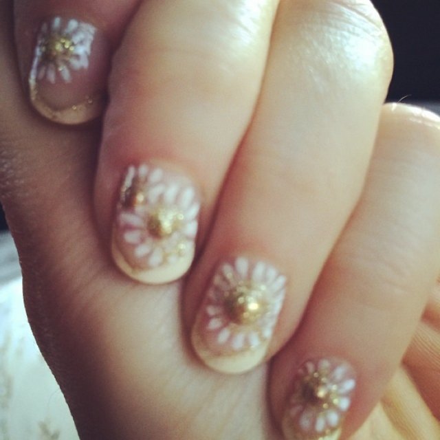 zooeydeschanel, Celebrity Instagram Nail Art, Beyond the Row
