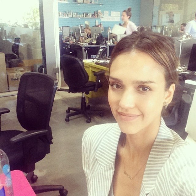 Jessica Alba, Instagram