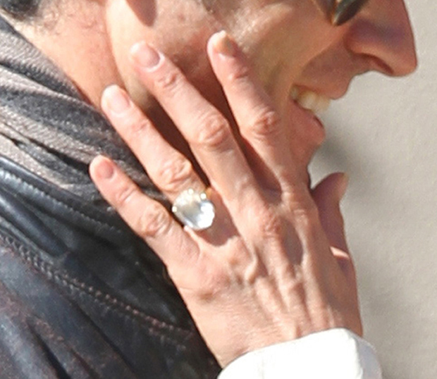 Jennifer Aniston Engagement ring pic