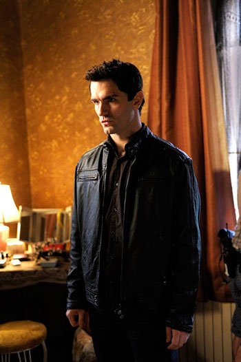 Sam Witwer On Aidan Dealing with the Vampire Apocalypse on Being Human