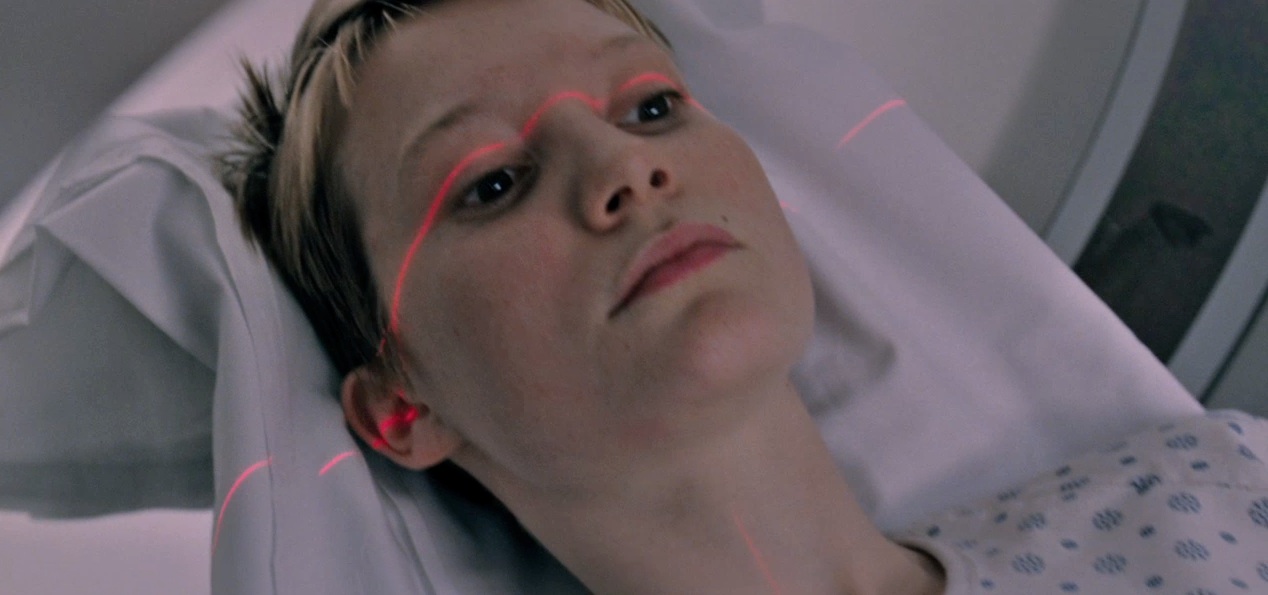 Restless-Trailer-Still-3.jpg