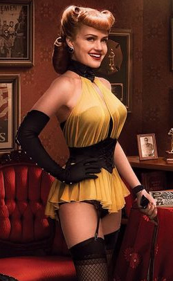 Carla Gugino Watchmen