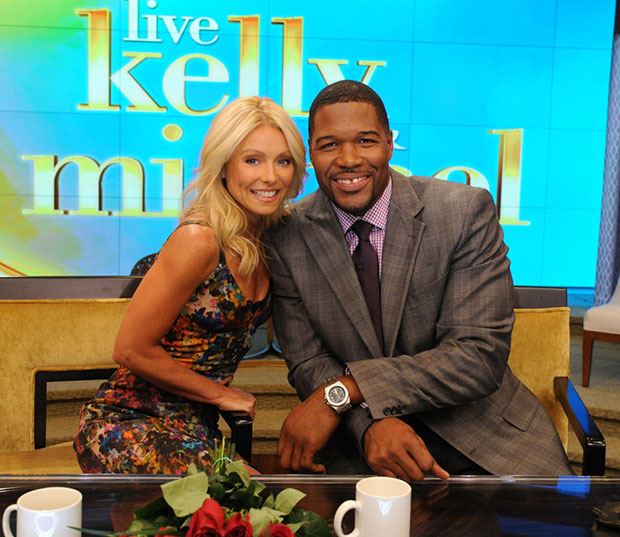 Kelly Ripa Announces Her New Co Host Live With Kelly And Michael 